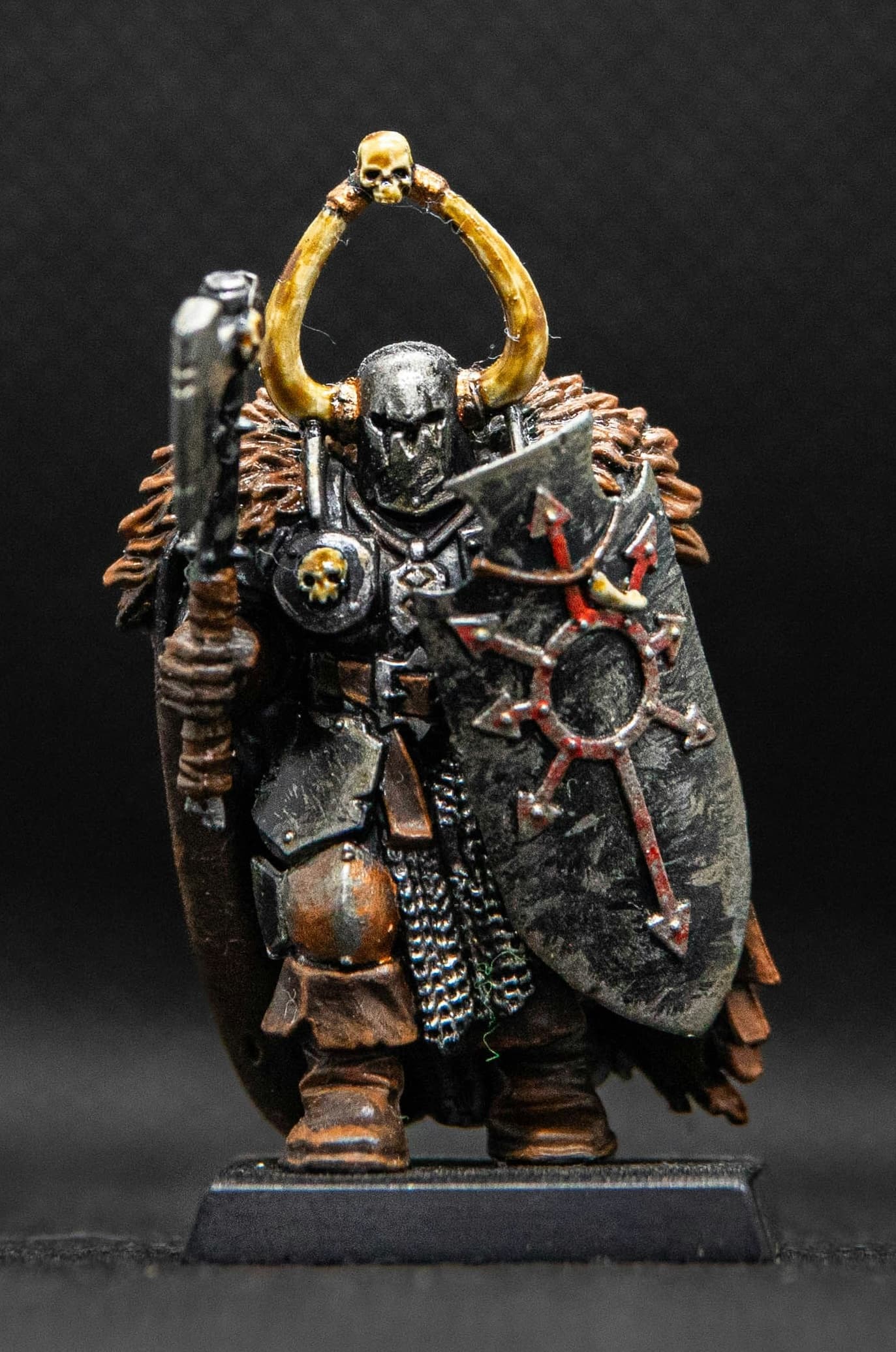 Imperial Knight Warden miniature